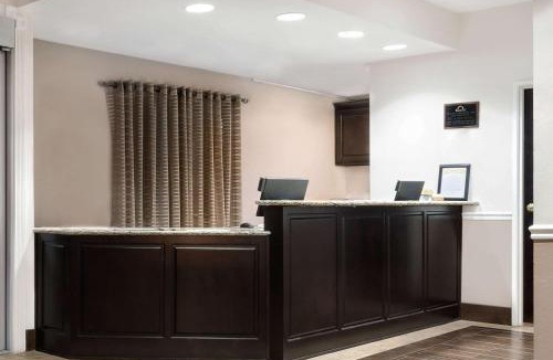 Northwest Dallas Hotel | Days Inn & Suites by Wyndham Dallas