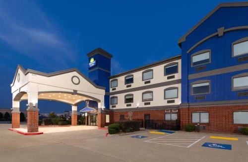 Barker Hotel | Days Inn & Suites by Wyndham Sam Houston Tollway