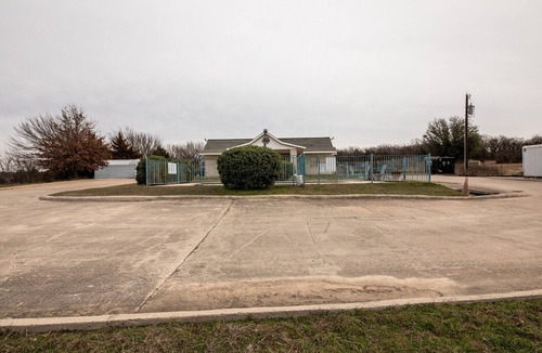 Decatur Apartment | Decatur TX |King bed