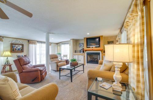 Tunica House | Deck & Fire Pit! Cabin Half-Mi to Tunica Lake