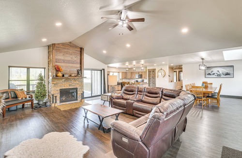 Sturgis Cabin | Deck & Game Room: Group Golf Retreat in Sturgis