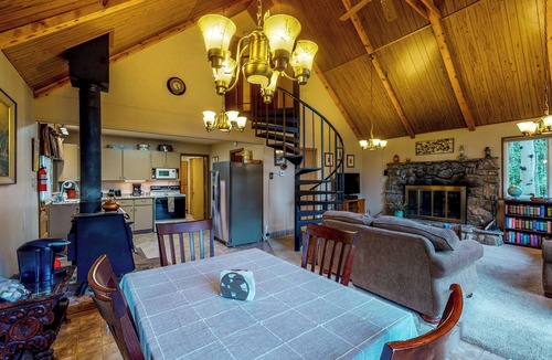 Bailey Cabin | Deck & Mtn Views! Family A-Frame Cabin in Bailey