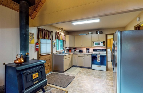 Bailey Cabin | Deck & Mtn Views! Family A-Frame Cabin in Bailey