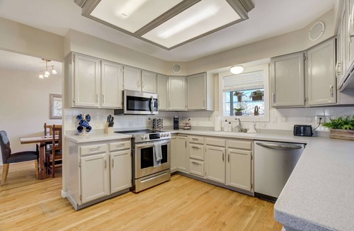 Briargate House | Deep Blue! GameRoom, Playground & Seasonal Pool