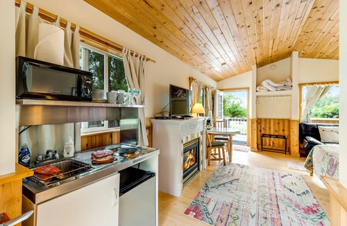 Deer Harbor Hotel | Deer Harbor Inn