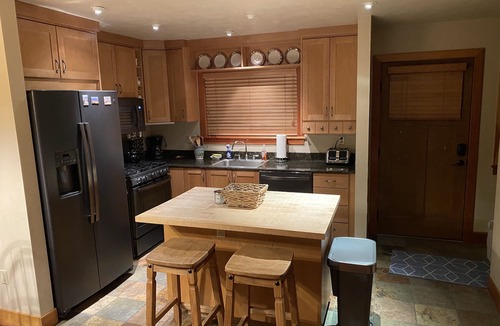 Deer Valley Condo | Deer Valley Townhouse, with New Private Hot Tub Just Steps Away from the Bus