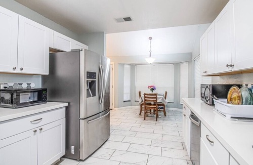 Northeast Carrollton House | Deevine Homes - Private Bedroom with Shared Bathroom (1)