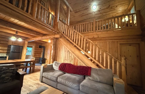 Enterprise Cabin | Dei's Place built for the whole family.