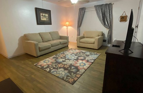 Mid City South Condo | Delightful 2-bedroom condo with AC in Baton Rouge