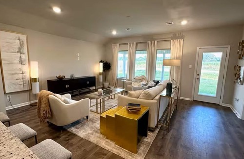 Broussard House | Delightful 4-bedroom house with AC in Broussard