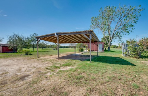 Carmine Apartment | Delightful Carmine Studio on Farm Near Round Top!