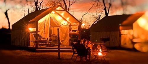 Sutherland Springs Other | Delightful Safari Tent Glamping Rental on San Marcos River, Texas