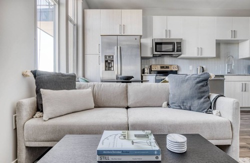 Transit Village Apartment | Deluxe Boulder 1BR w/ Pool, W/D & Spa, nr Google Campus, by Blueground