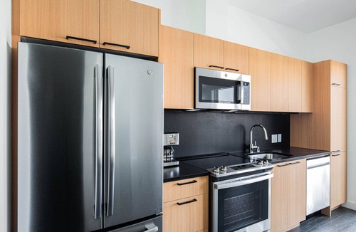 Broadway Apartment | Deluxe Capitol Hill 1BR w/W/D, Rooftop, Lounge, near park, by Blueground