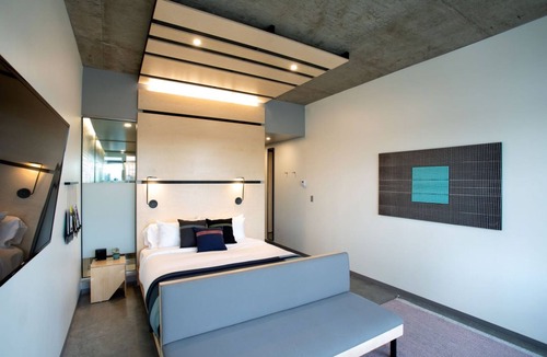 River North Art District Hotel | Deluxe King Mountain View: The Source Hotel, Pool & Artisanal Sourdoughs