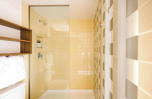 Hale Apartment | Desert Mirage Room | La Vista Motel | 104