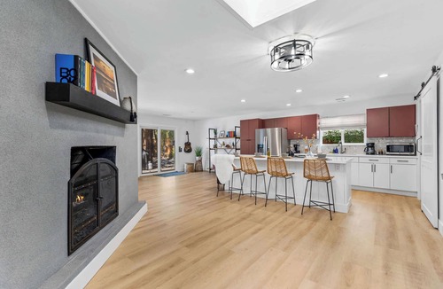 Shadow Mountain House | Design | Single Level | AC | Hottub | Backyard Fun