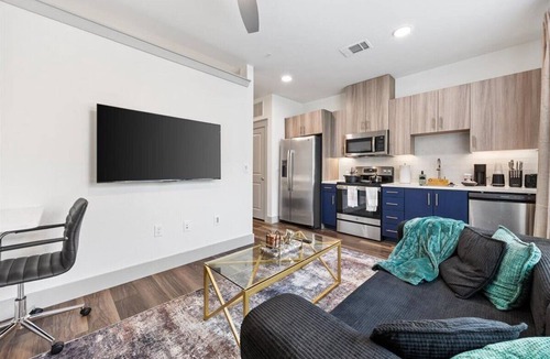 Addison Apartment | Designer Studio + Resort Amenities
