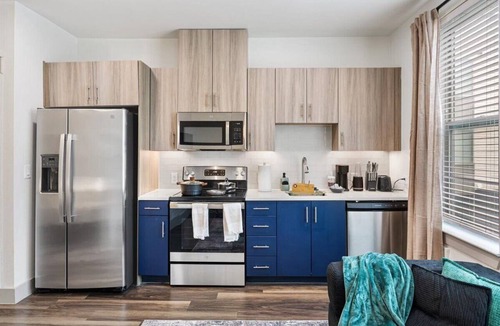 Addison Apartment | Designer Studio + Resort Amenities