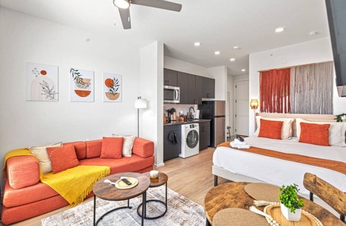 Oak Cliff Apartment | Designer Suite | Bishop Arts | Gym, Yoga & Games