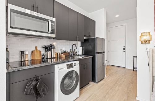 Oak Cliff Apartment | Designer Suite | Bishop Arts | Gym, Yoga & Games