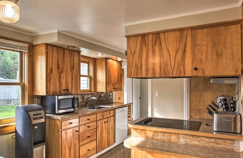 Diamond Lake House | Diamond Lake Retreat w Private Beach & Dock!
