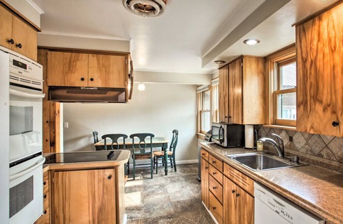 Diamond Lake House | Diamond Lake Retreat w Private Beach & Dock!