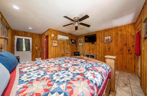 Murfreesboro House | Diamond River Run Cabin Sleeps