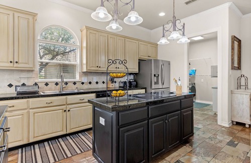 Far North Central Villa | Diamond Villa l Spacious l Gated l Jacuzzi