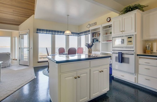 Diamond Point House | Direct Beach Access! Quiet Diamond Point Retreat