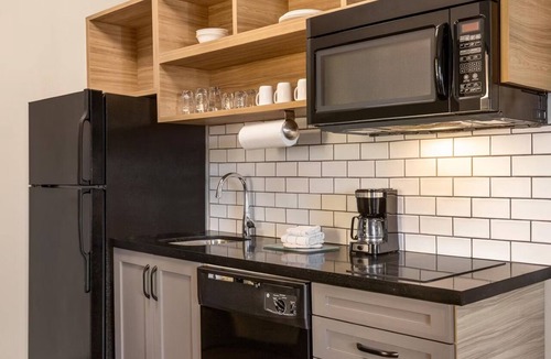 North San Antonio - SAT Hotel | Discover Comfort & Convenience in a Room Near Market Square - 4.9 miles