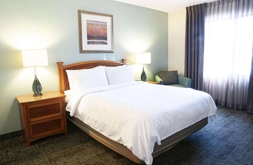 Vance Jackson Hotel | Discover Unique Activities | Free Breakfast, Outdoor Swimming Pool, Pets Allowed