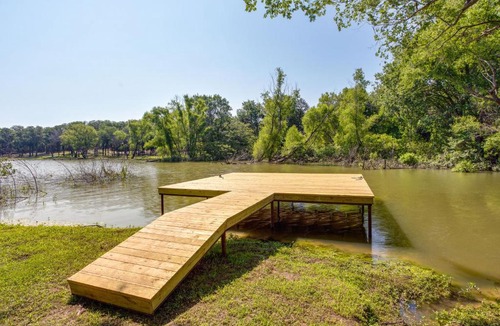 Wills Point House | Dock & Fire Pit: Lake Tawakoni Vacation Rental!