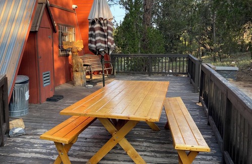 Overgaard Cabin | Doe Cabin Cozy Retreat Among the Pines