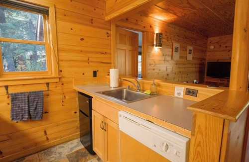Mazama Cabin | Doe Meadow Cabin