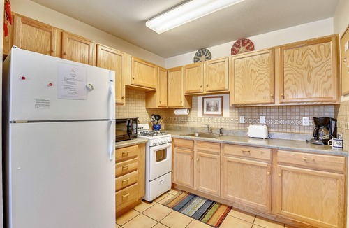 Pagosa Springs House | Dog-friendly lower level duplex w/entertainment - convenient downtown location