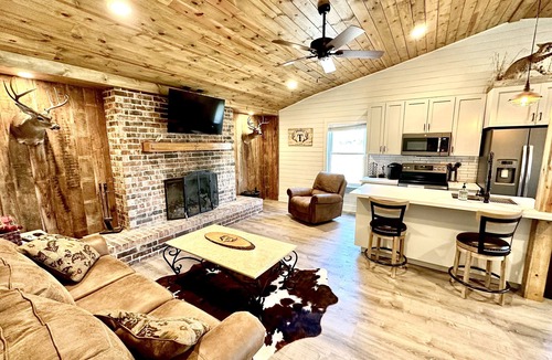 Telegraph House | Double T Ranch House