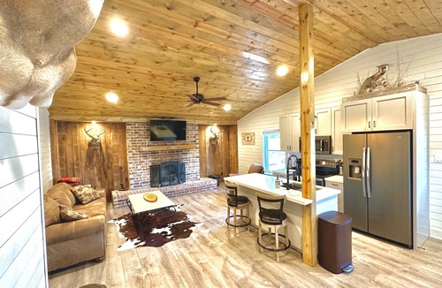 Telegraph House | Double T Ranch House