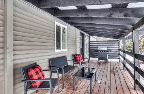 Cascade House | Downtown Cascade Vacation Rental < 1 Mi to Lake!