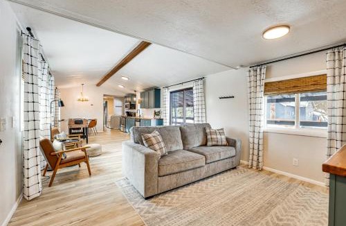 Cascade House | Downtown Cascade Vacation Rental < 1 Mi to Lake!