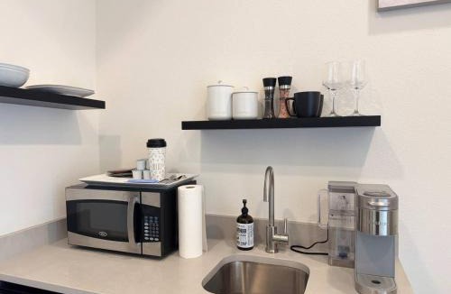 Cedars Apartment | Downtown Dallas Oasis Studio