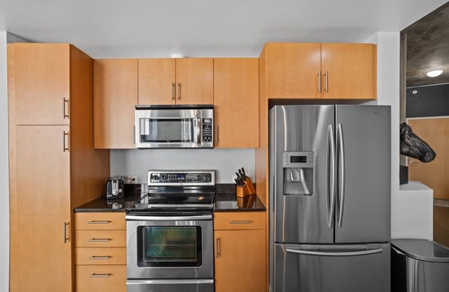 Downtown Denver Condo | Downtown Denver High-Rise with Pool: SPIRE 1204