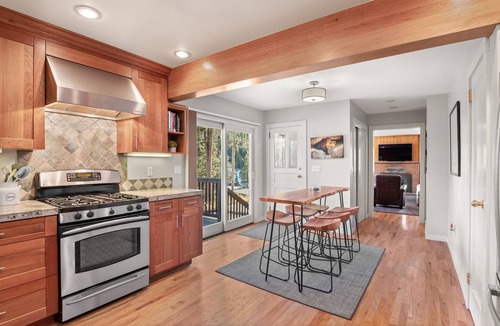 Kerr Gulch House | Downtown Evergreen & 10miles to Red Rocks Amphitheatre equipped for long stays