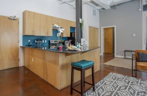 Downtown Fort Worth Apartment | Downtown Fort Worth I Upscale Industrial Loft