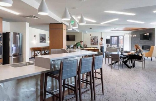 LoDo Condo | Downtown Larimer Square with free parking and amenities!