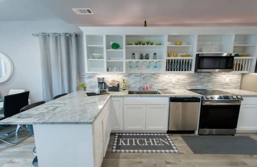 Nacogdoches House | Downtown Luxurious Gem