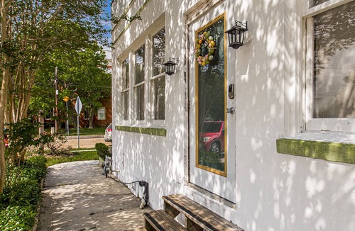 Hammond Apartment | Downtown Private Apartment