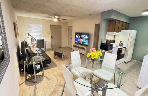 Southtown Apartment | Downtown Wonderful cozy’s 1-bedroom apartment with AC in charming San Antonio