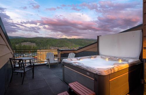 Winter Park House | Downtown WP Villa 262 I Rooftop Hot Tub I Great Views
