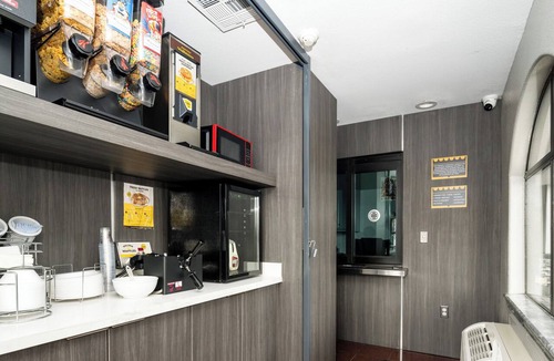 Midtown Hotel | Downtowner Inns - Houston Downtown